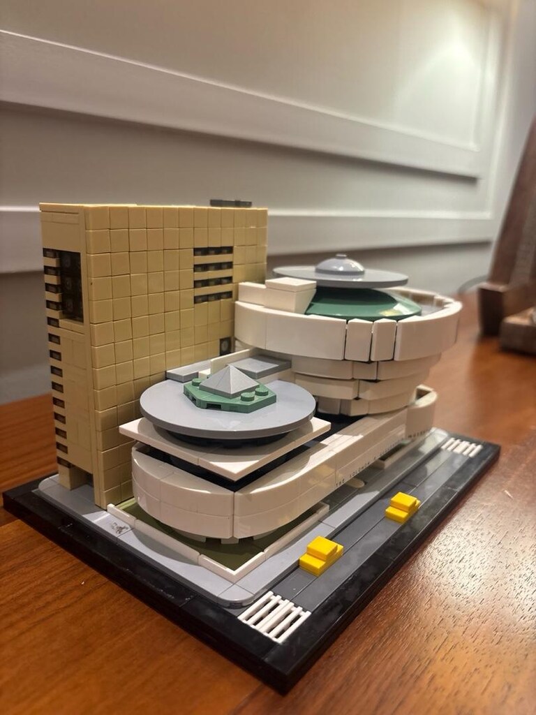 The Solomon R. Guggenheim Museum Lego - 3