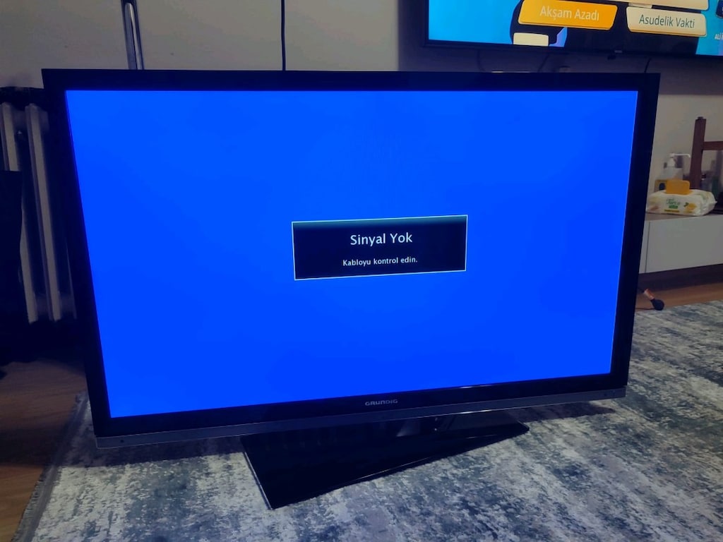 grundig tv ama yan tarafı biraz kararma var117 ekran kendinden uydulu - 3