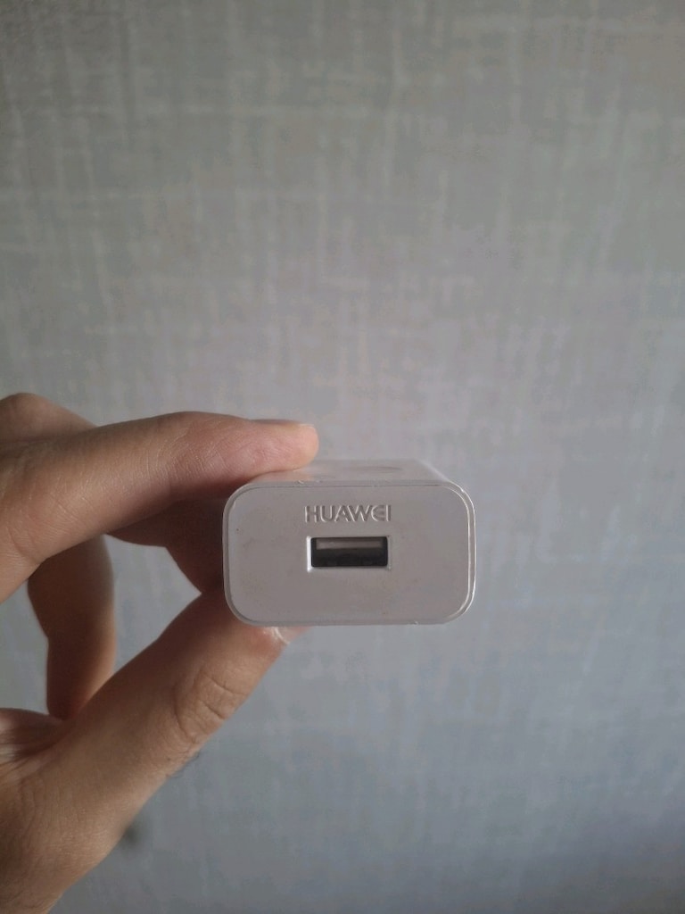 Huawei şarj adaptörü - 2