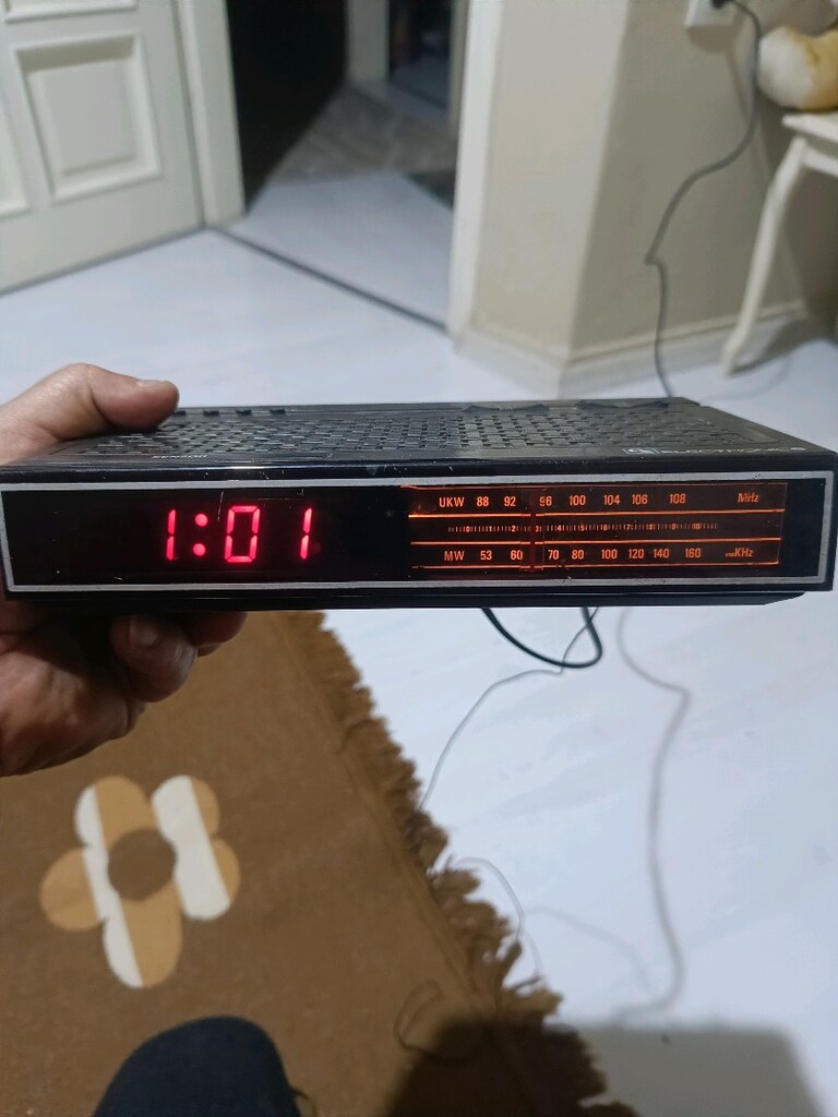 iki adet antika radyo - 5