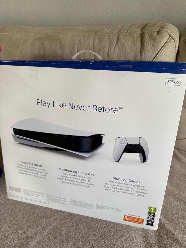 Playstation 5 + 2 Kol ve Şarj İstas, 10 PS4 Oyunu ve Logitech Kulaklık - 9