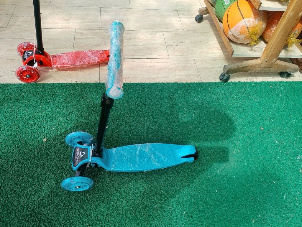 TRİATHLON SCOOTER KATLANIR IŞIKLI 40KG KAPASİTELİ - 2