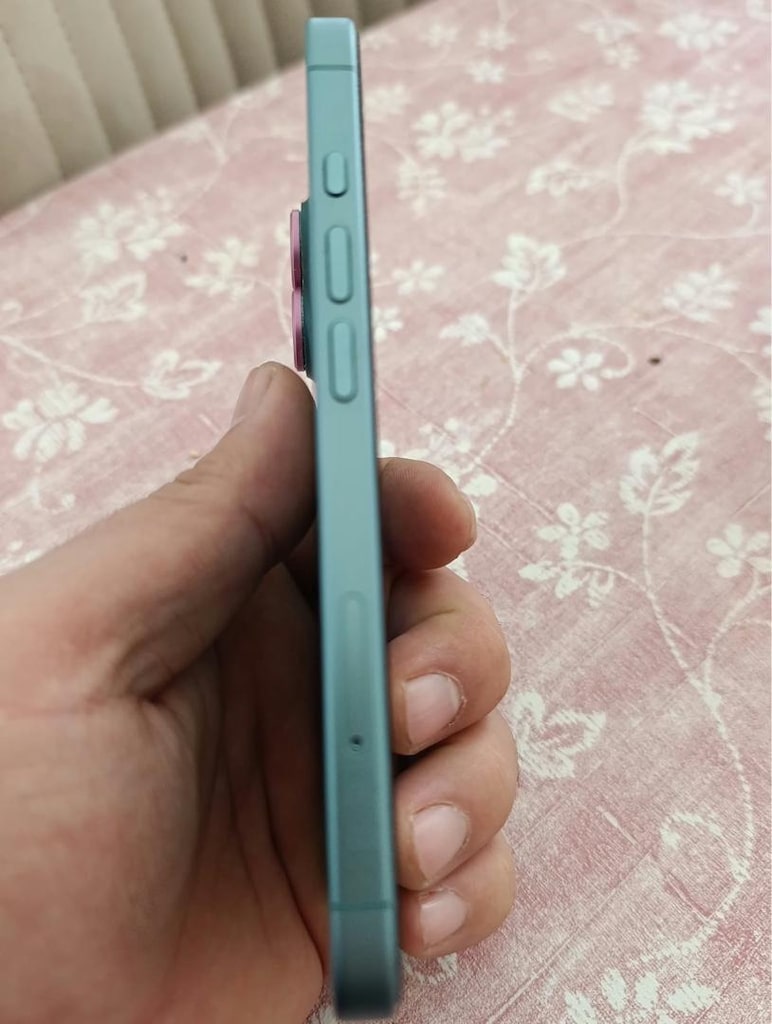 iPhone 16 - 4