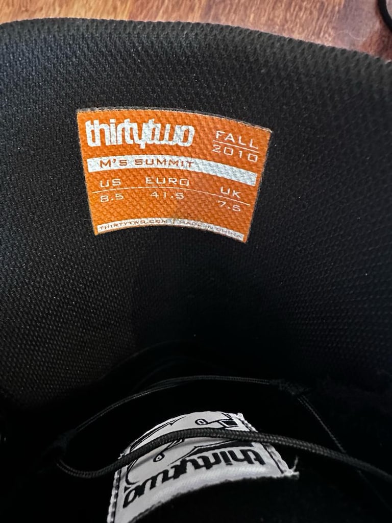 Rossignol Snowboard+ bağlamalar + Thirtytwo bot+ Burton taşıma çantası - 2