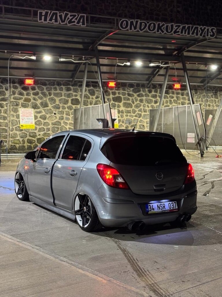 2012 Corsa Essentia - 3
