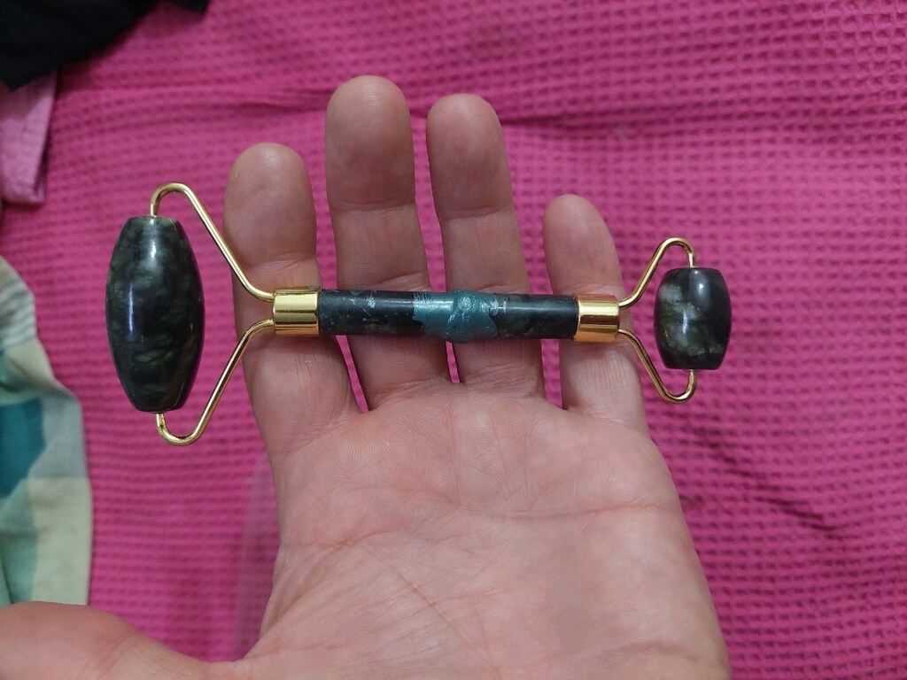 Yeşim taşı yüz masaj aleti. Ortasında çatlak vardı sağlamlaştırdım. - 5