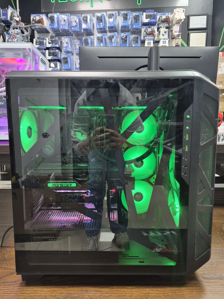 MONSTER KASA İ9-14900K 32 GB RAM 1 TB SSD RADEON RX 9070XD E.K. - 2