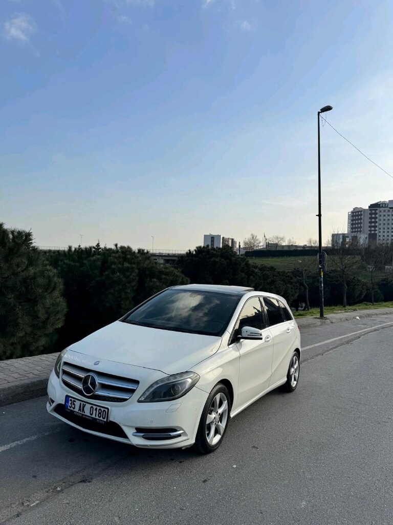 Mercedes B200