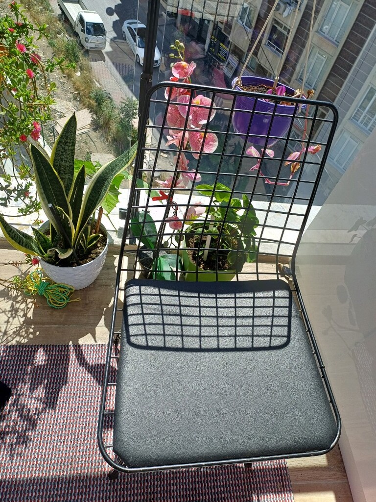 Sıfır Ayarında Evide dan almıştım,6 Ay kullanıldı balkon mutfak masası - 4