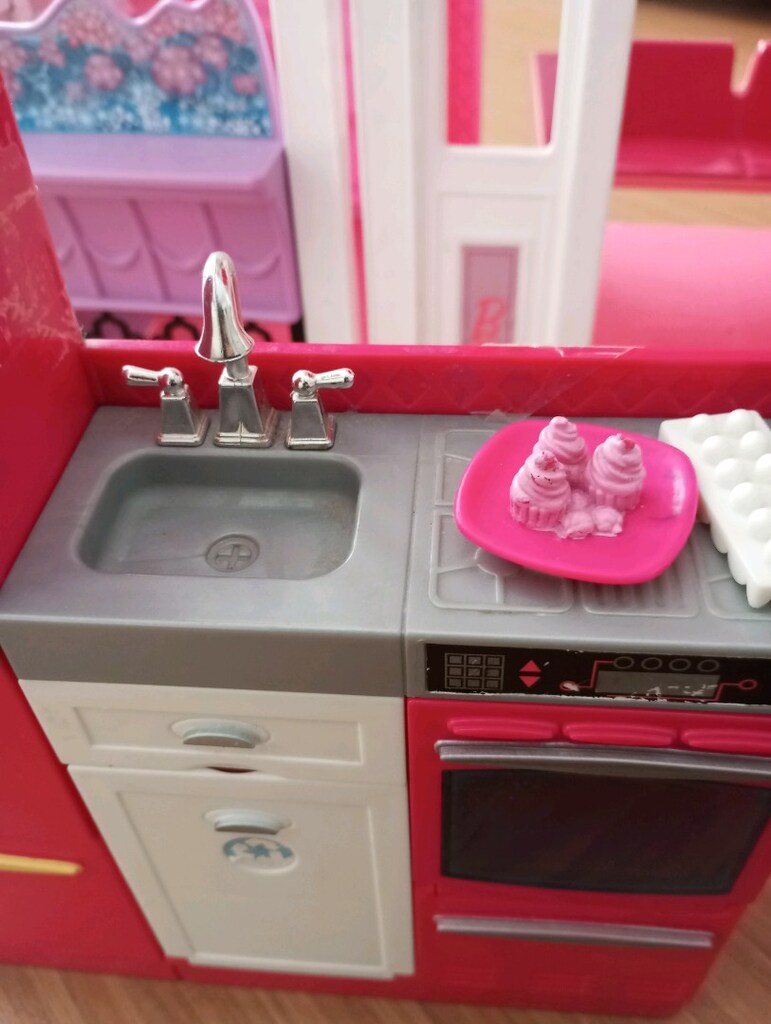 Barby oyun evi - 2