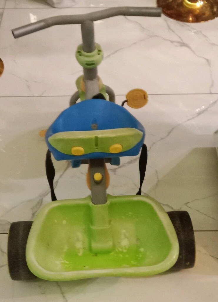 üç tekerlekli bisikletve oyuncak - 2