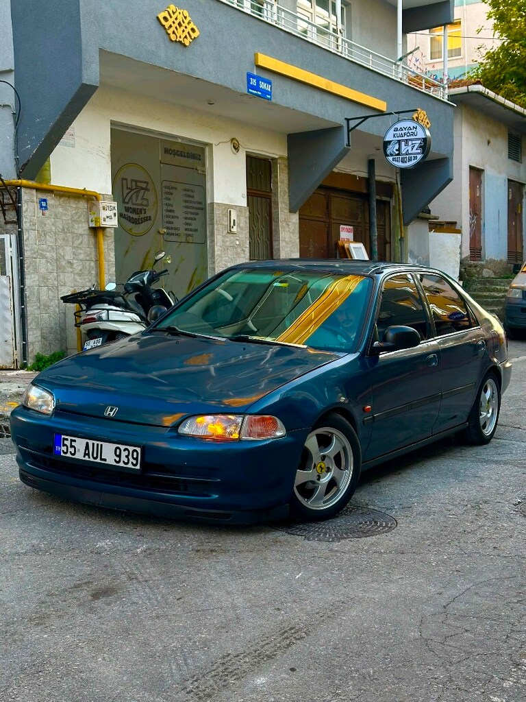 Honda CİVİC 1.5 - 3