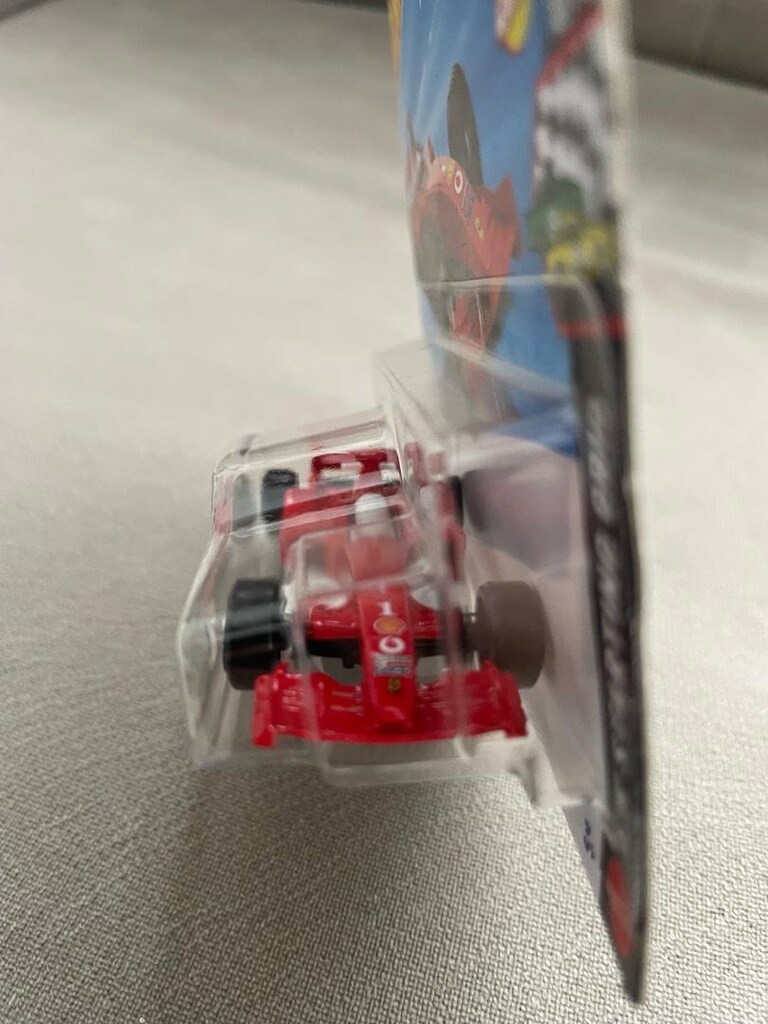 Hotwheels Ferrari F2004 - 3