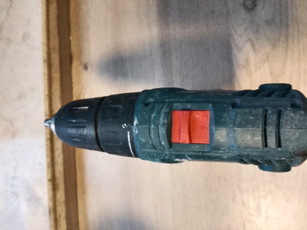 Bosch 1.8 vşarjli matkap - 4