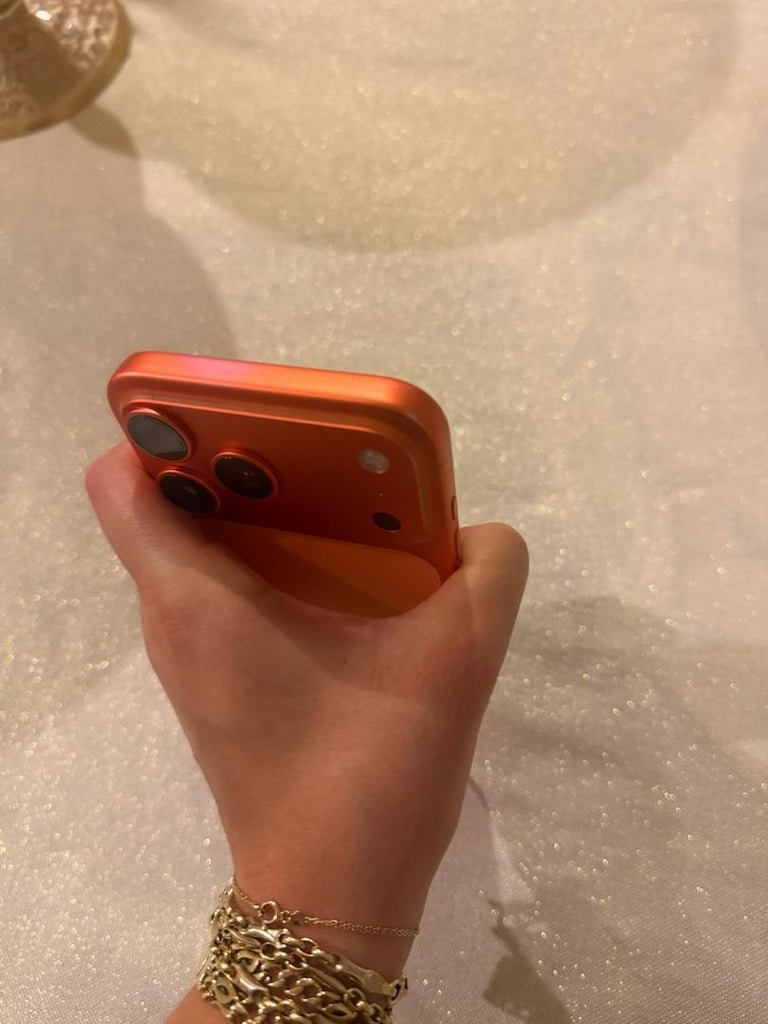 İphone 17 Pro Max Kozmik Renk - 3