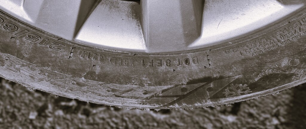 215 60 R16 dört mevsim lastik (sahibinden 1adet) - 2
