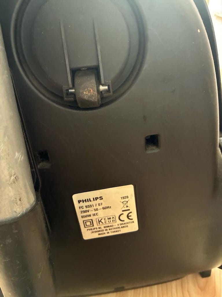 Philips Süpürge + IKEA Mıllberget Çalışma Koltuğu - 2