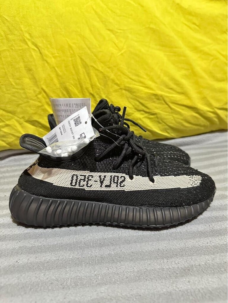 Adidas Yeezy Boost 350 V2 “Oreo”