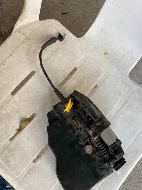 bmw e60 sol ön kapı kiliti orj çıkma