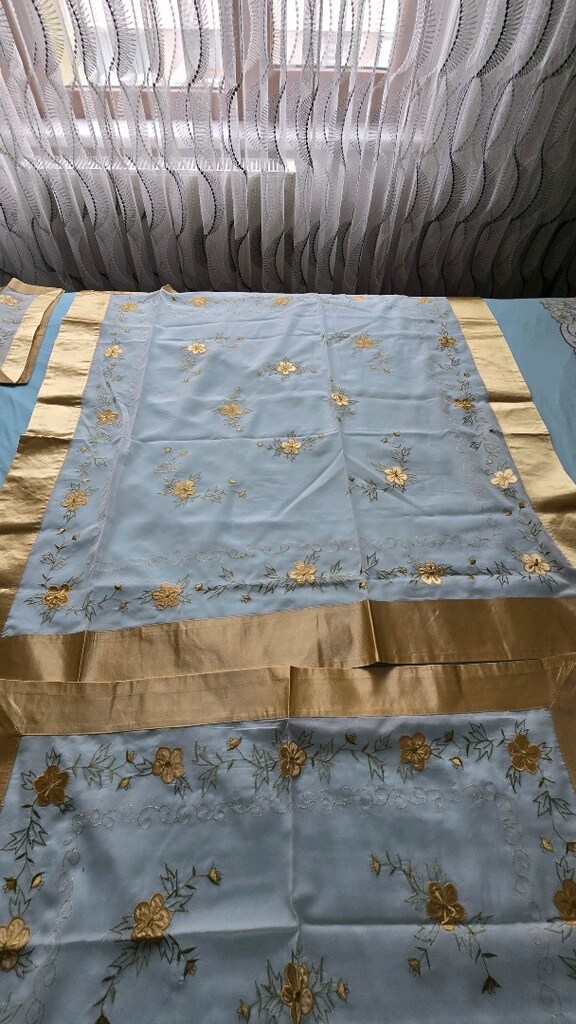 ceyizlik gold rengi masa sehpa ortuleri(20 parca)(sifir) - 10