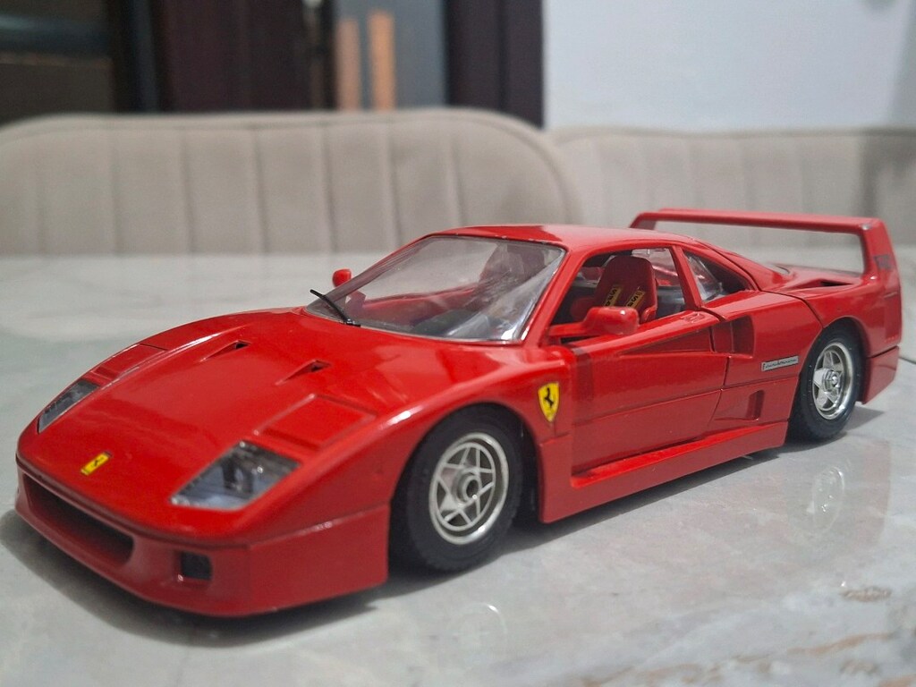 KIRMIZI FERRARİ F40 STANDSIZ KOLEKSİYONLUK - 4