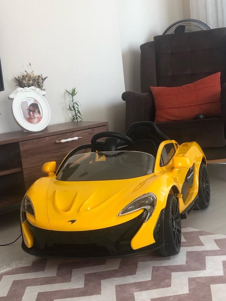 Maclaren P1 akülü araba - 5