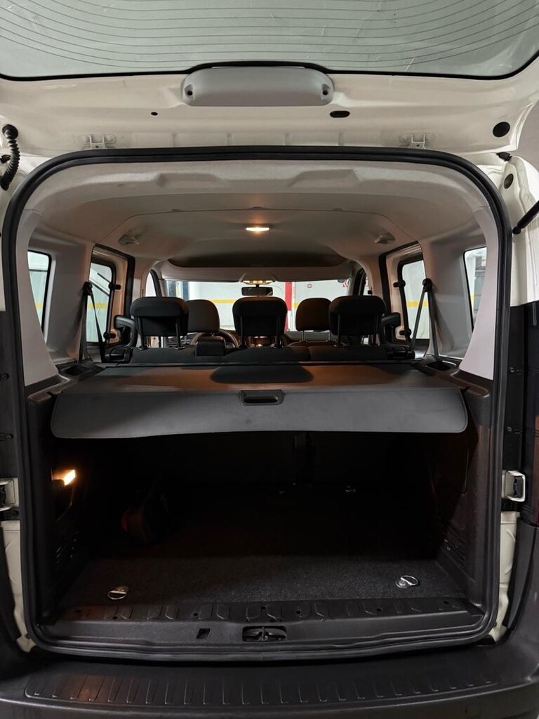 28750 km sıfır ayarında Doblo. 1.6multıjet - 3