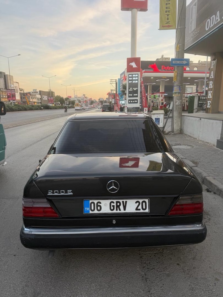 Mercedes 200e - 7