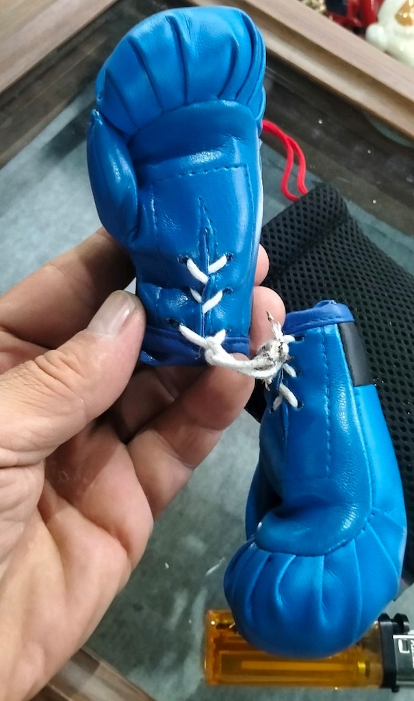 Mini boks eldiveni araba süsü - 6