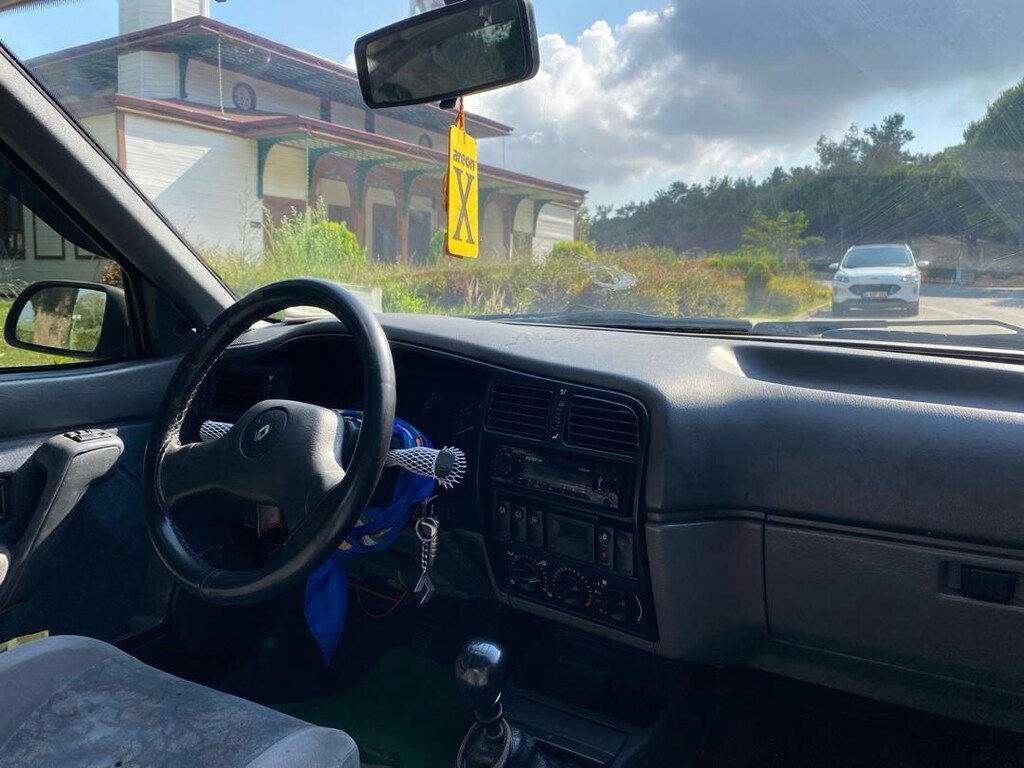 1.6 karbüratörlü Renault Europa - 16