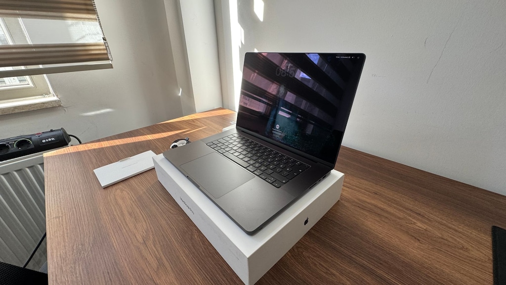MacBook Pro - 16 inç - M4 Pro - 48 GB RAM - Kaskolu ve Garantili - 4