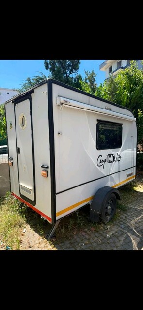 belgeli karavan Güneş panelli