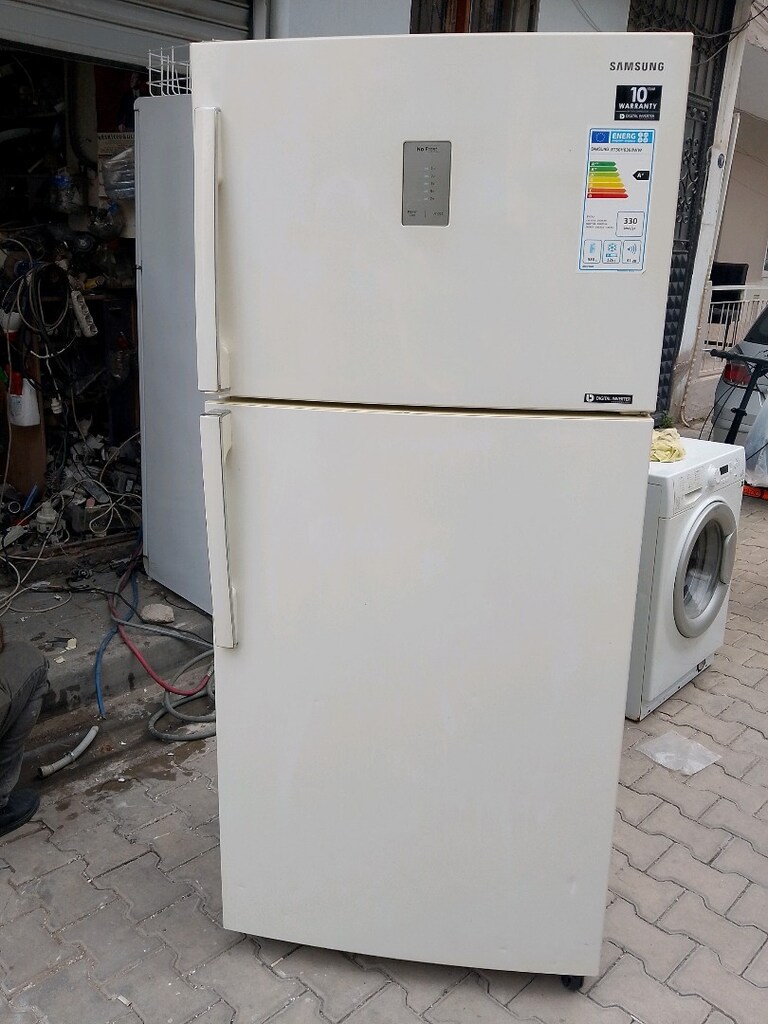 ENİ 80 CM İNVERTİR MOTORLU ÇALIŞMASI DA KENDİ DE ON NUMARA BUZDOLABI - 3