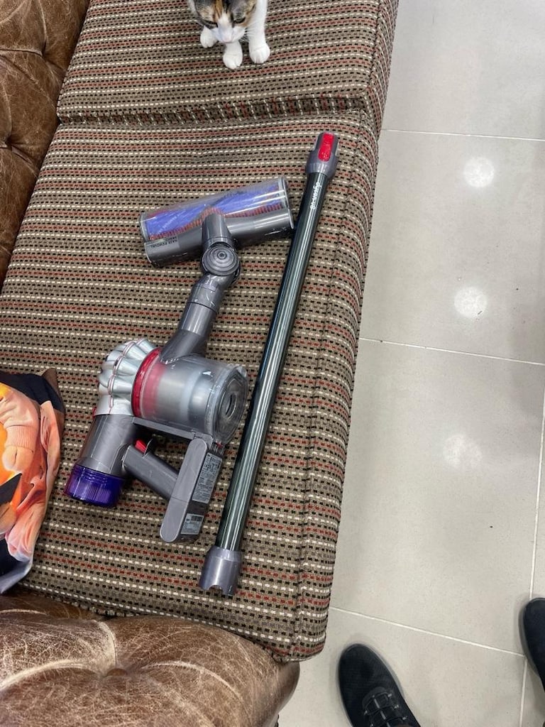 Dyson v8 - 7