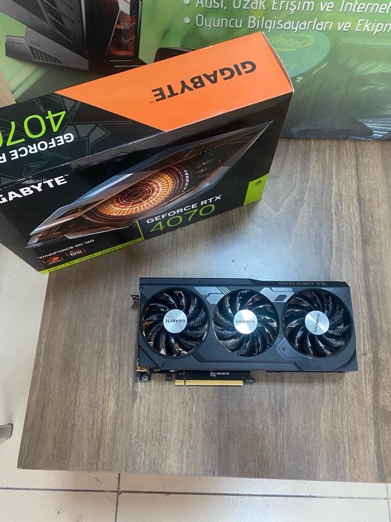 GIGABYTE GeForce RTX 4070 WINDFORCE OC 12GB GDDR6X 192Bit DLSS 3 Ekran - 2