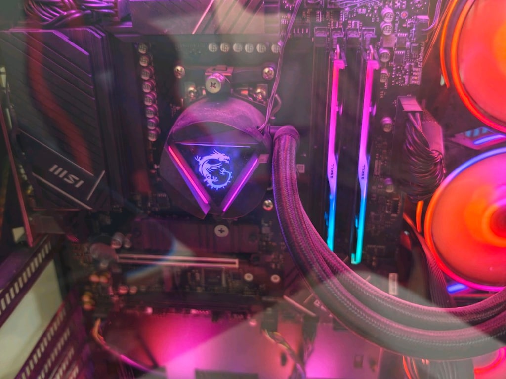 Ryzen 9 7900X3D 1 TB SSD 32 GB DDR5 RAM - 3
