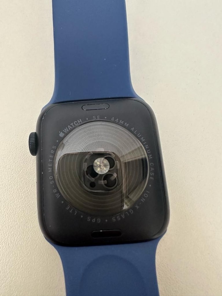 APPLE WATCH SE 44mm KİLİTLİ - 3