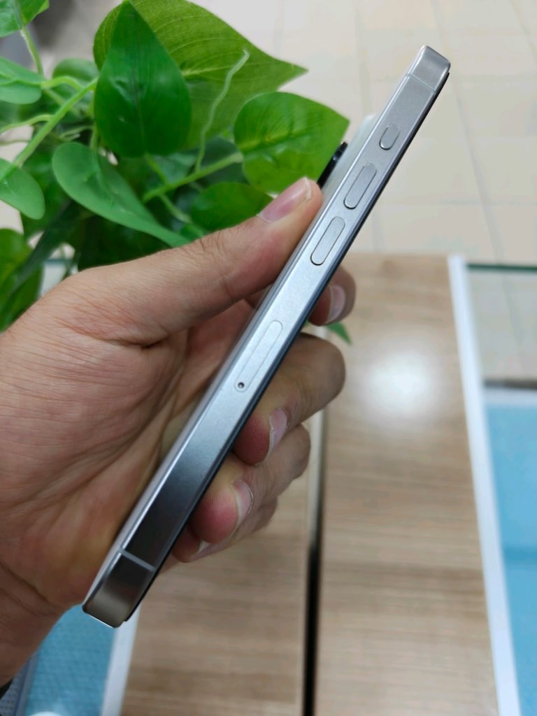 İPHONE 15 PRO TÜMÜYLE ORJİNAL - 3