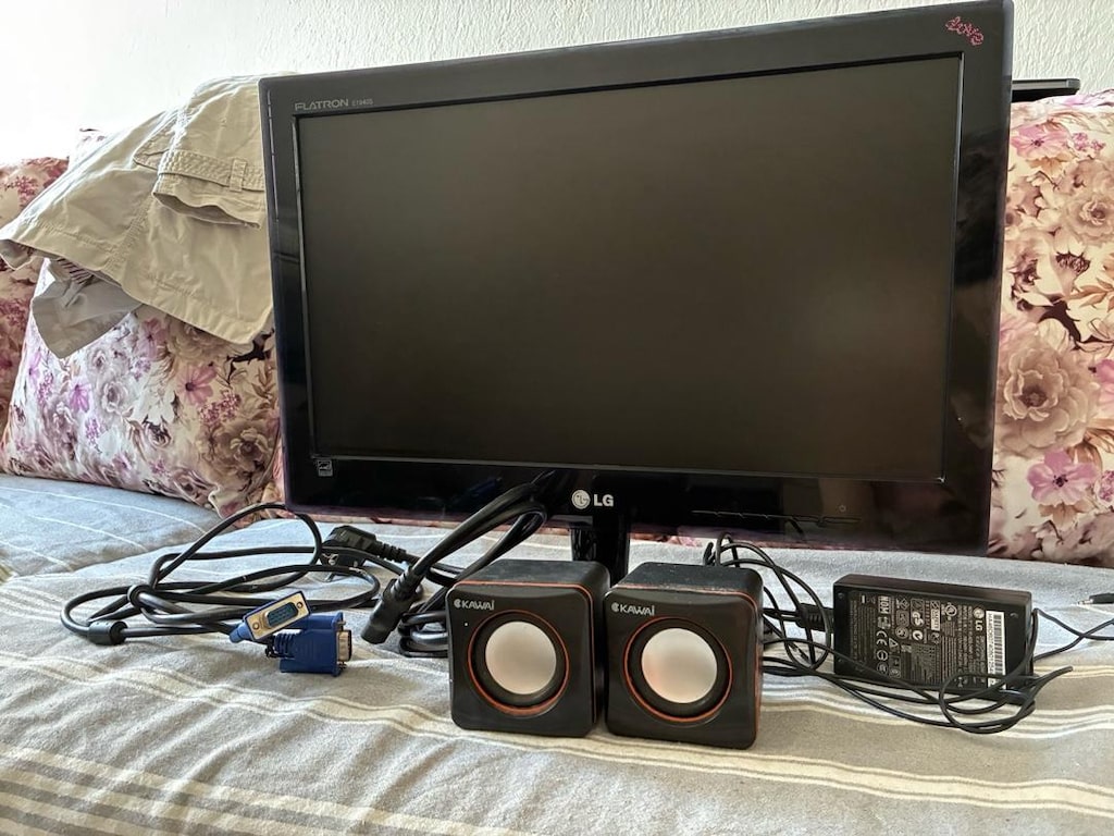 LG Flatron E1940S-PN 18.5” LED Monitör - 2