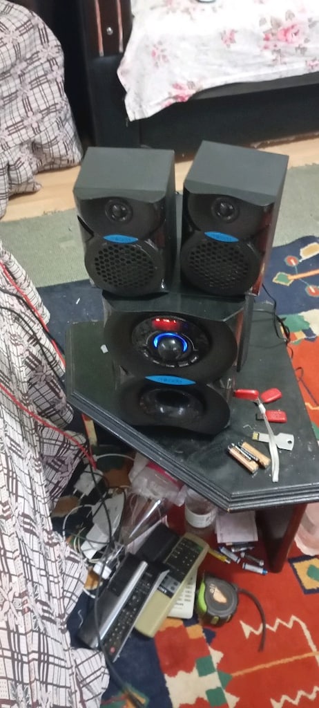 MİKADO BLUTUTLU FLAŞ BELLEKLİ AUX GİRİSLİ RADYOLU 2+1 SES SİSTEMİ - 10