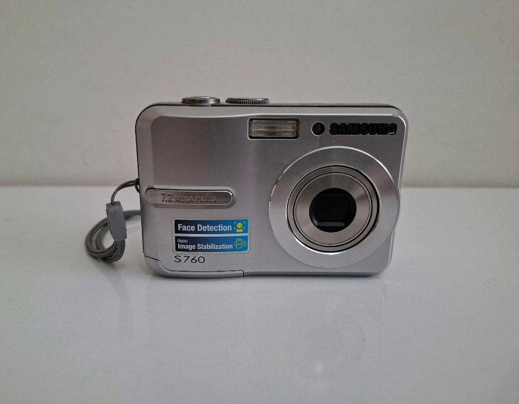 Samsung S760 Dijital Fotoğraf Makinesi 7.2 Megapiksel 3x Zoom Gümüş - 11