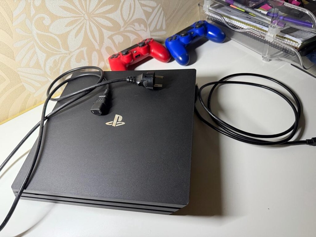 PLAYSTATİON 4 PRO / 1TB - 2