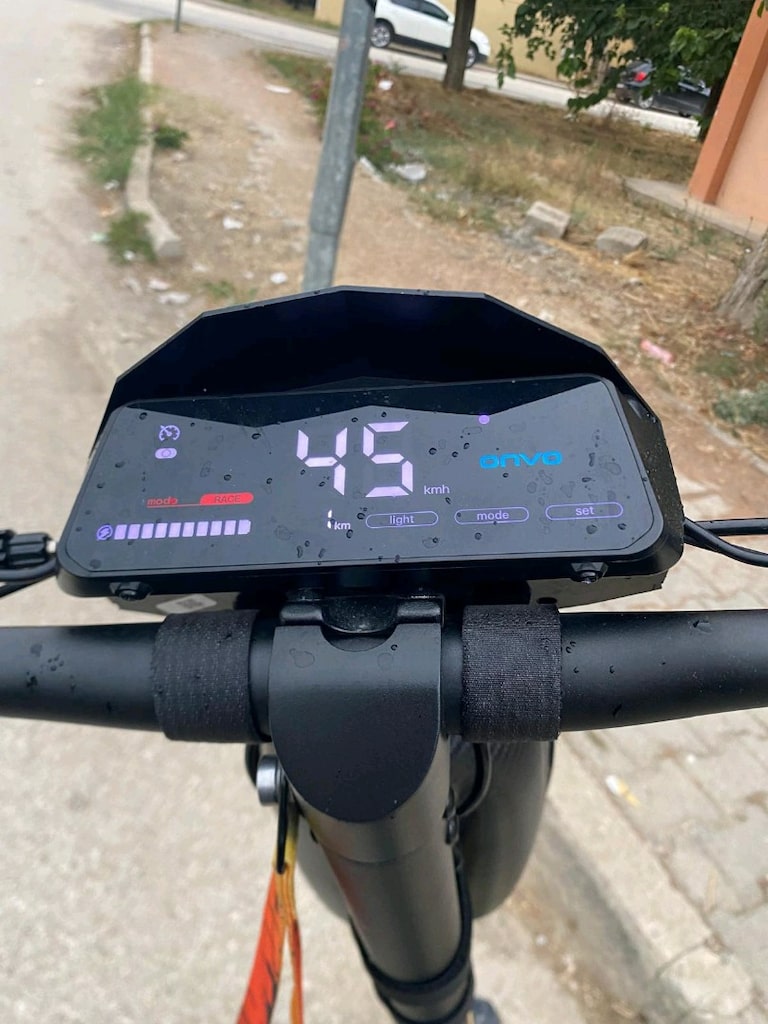 ONVO MX01 Scooter - 2