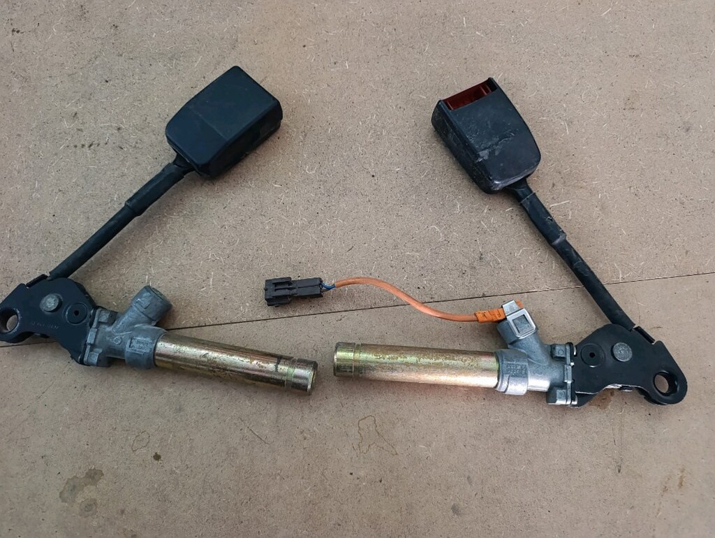 PEUGEOT 406 ÖN SAĞ, SOL EMNİYET KEMER TUTUCULARI - 2