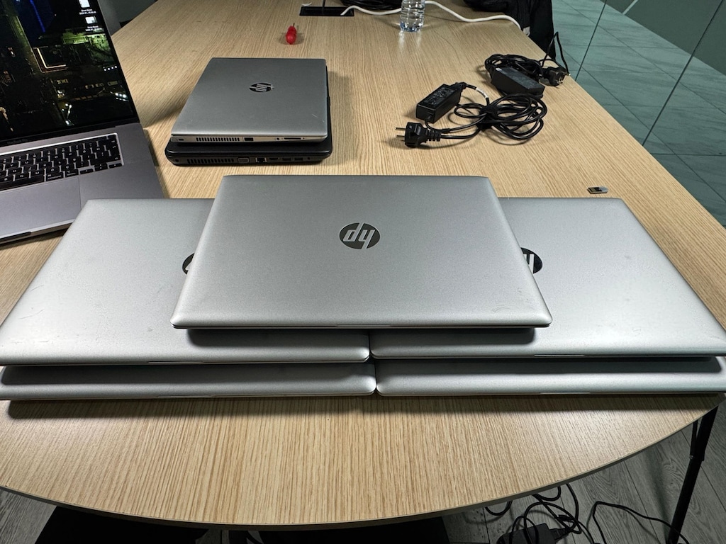 HP ProBook 430 G5 i7-8550U 8GB RAM 256GB SSD - 2