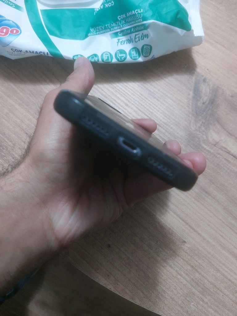 iphone 11 lila renk kutusu vardır.128 gb - 16