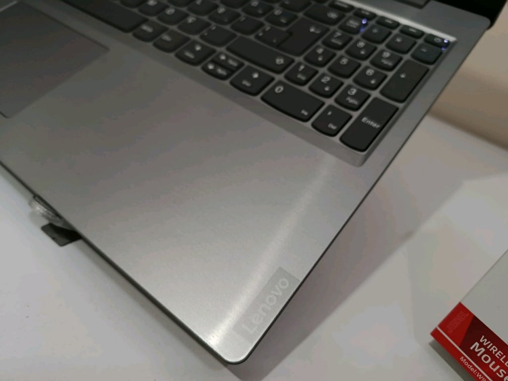LENOVO RYZEN 3 İŞLEMCİLİ SAĞLIK TERTEMİZ LAPTOP - 5