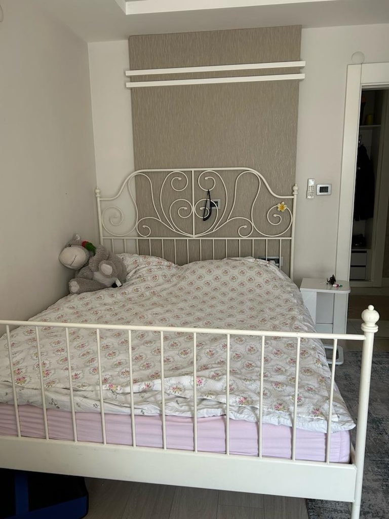 İkea karyola ve Doğtaş ortopedik kusursuz( 4-5 yıllık)yatak