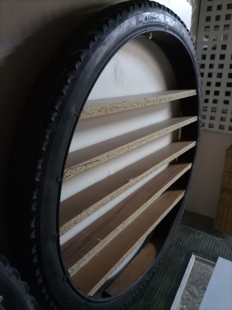 Bisiklet Tekerleğinden Duvar Rafı - 3