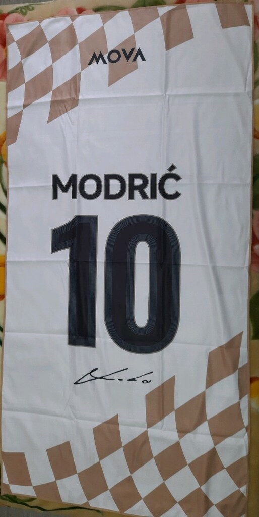 Luka Modrić baskı imzalı plaj havlusu